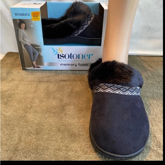 ❄️🔷ISOTONER ECO-COMFORT MEMORY FOAM SLIPPERS - Picture 5 of 5